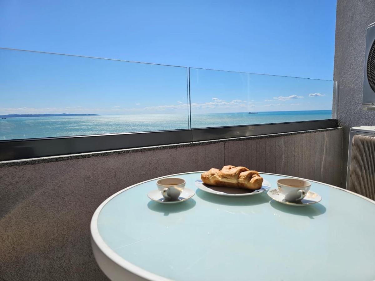 Sky & Sea View Luxury Apartments Durrës Kültér fotó